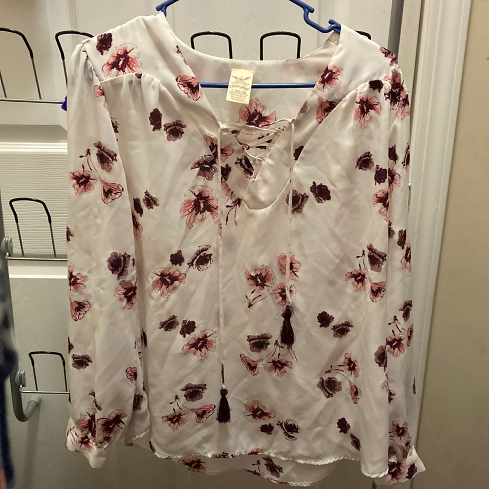 Faded Glory pink and white floral long sleeve shirt.